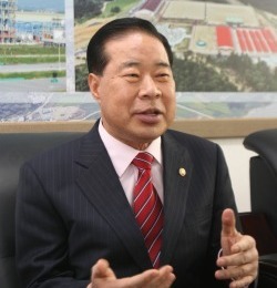 ‘꿈이 있는 행복도시, 세계 속의 으뜸 상주’를 위해 동분서주하는 성백영 상주시장